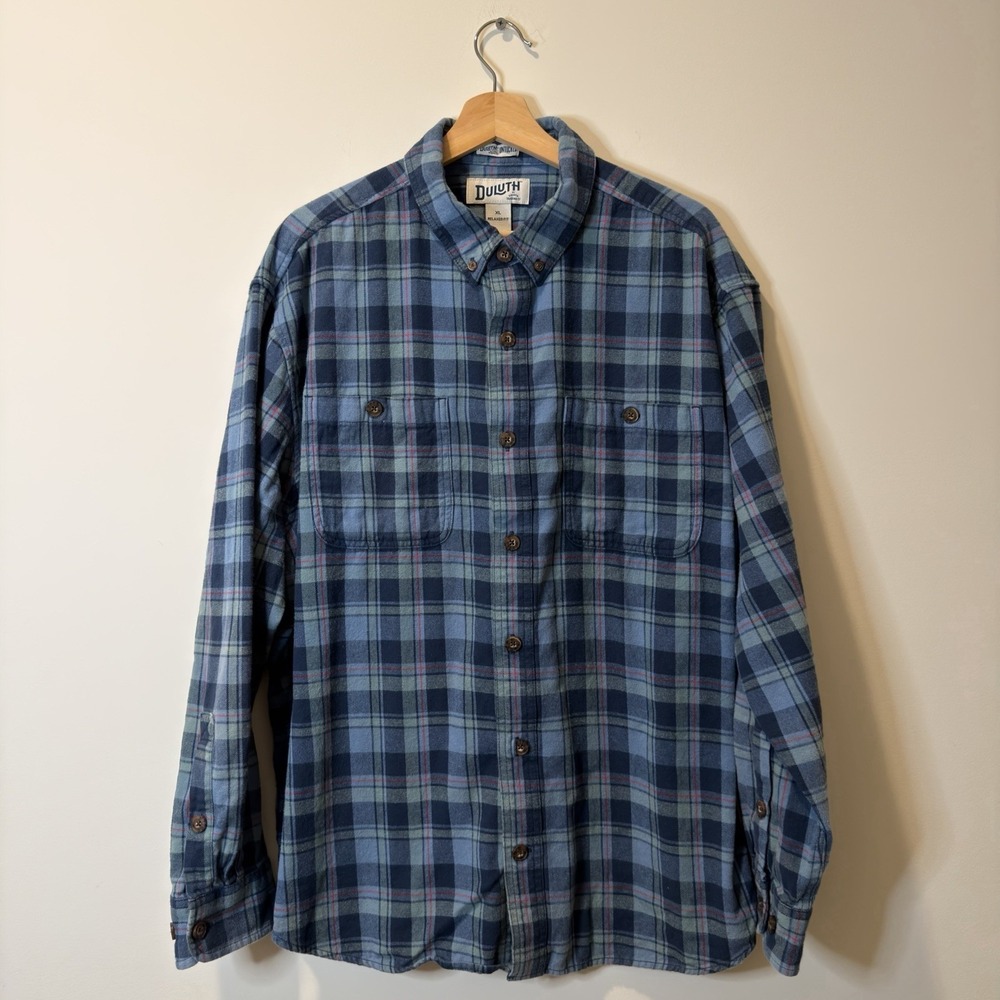 Duluth Trading Mens XL Relaxed Fit Untucked Blue Plaid Flannel Button Down Shirt